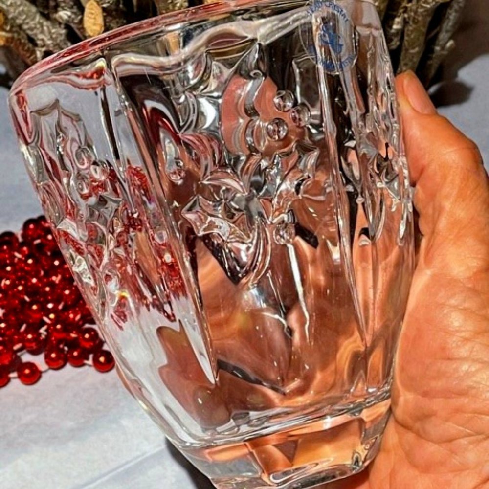 Pretty Hurricane Christmas Vase with Holly Leaf Pattern